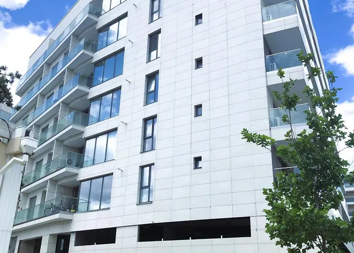 Mamaia\'S Minimalist Loft