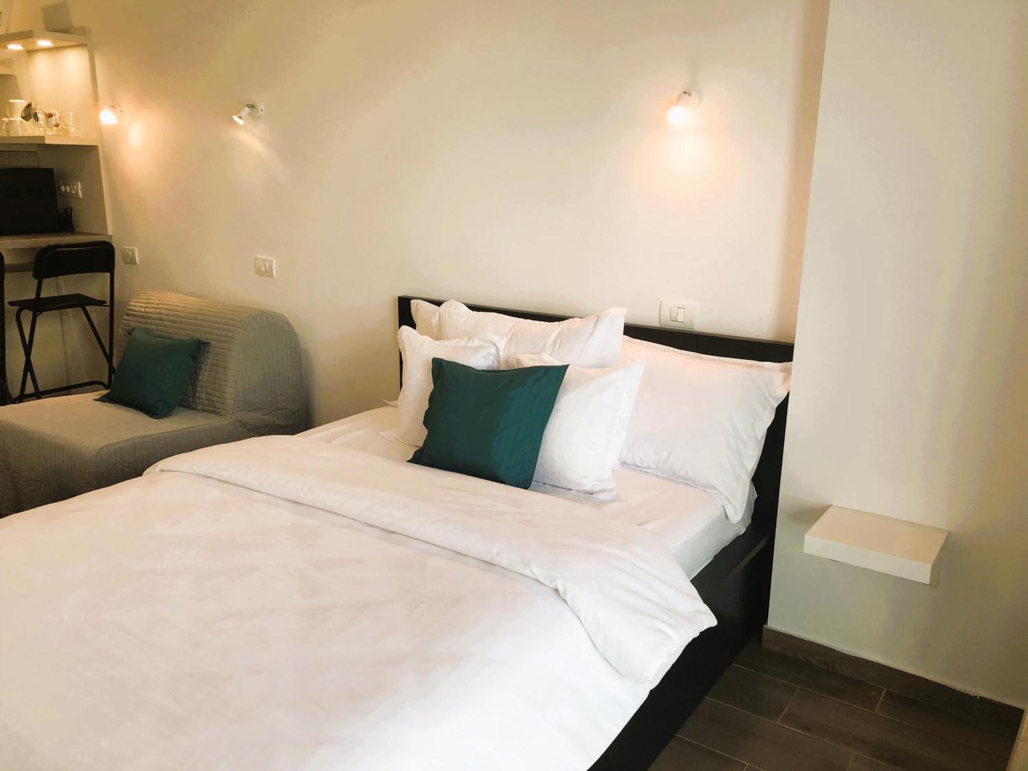 Mamaia's Minimalist Loft