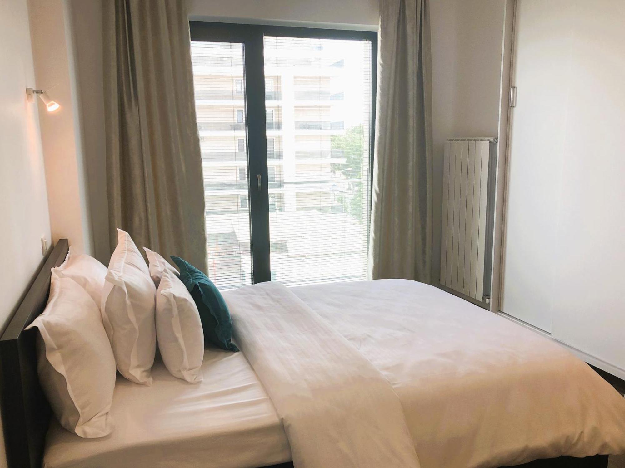 Mamaia's Minimalist Loft *