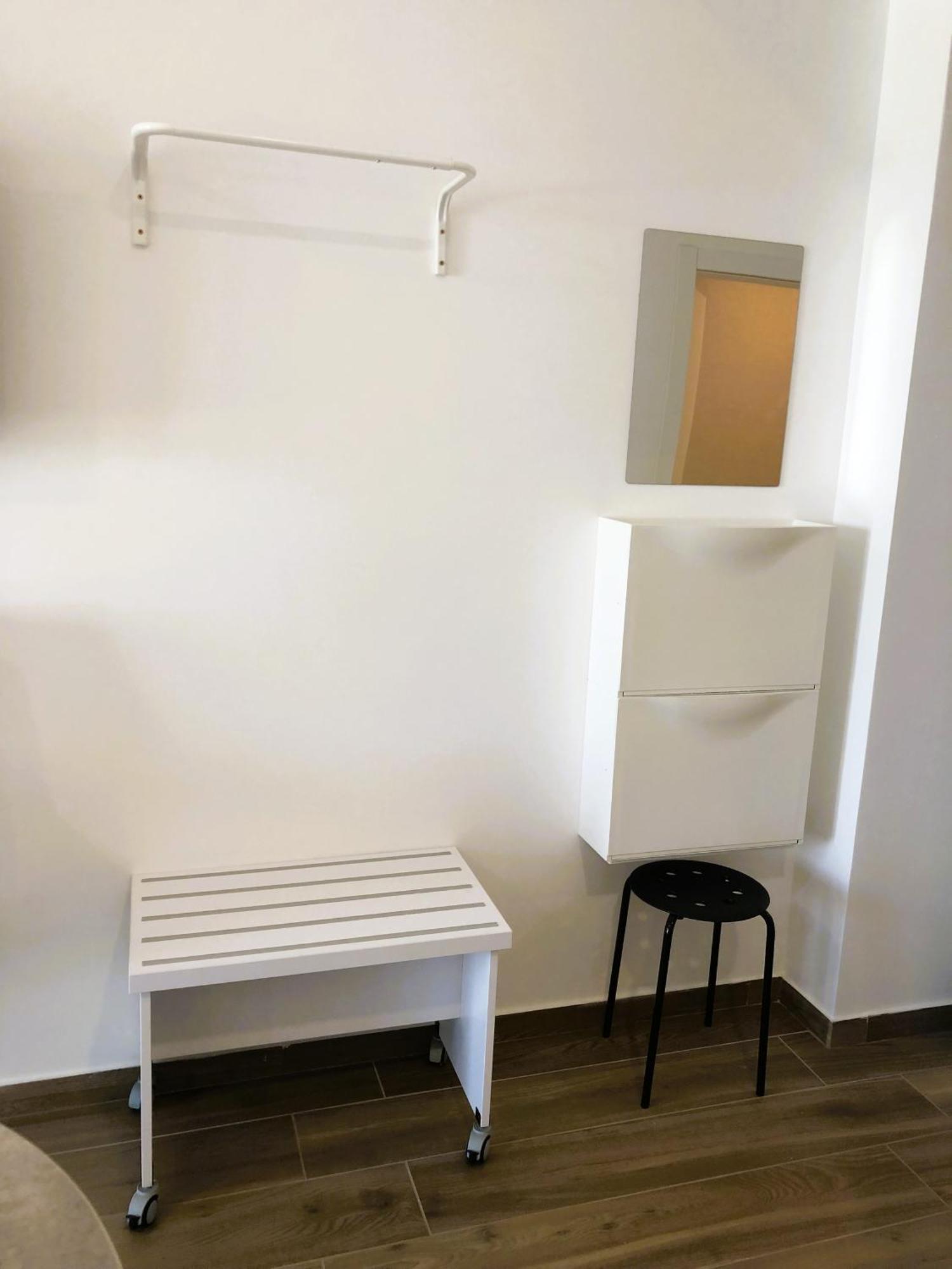 Mamaia's Minimalist Loft * Mamaia