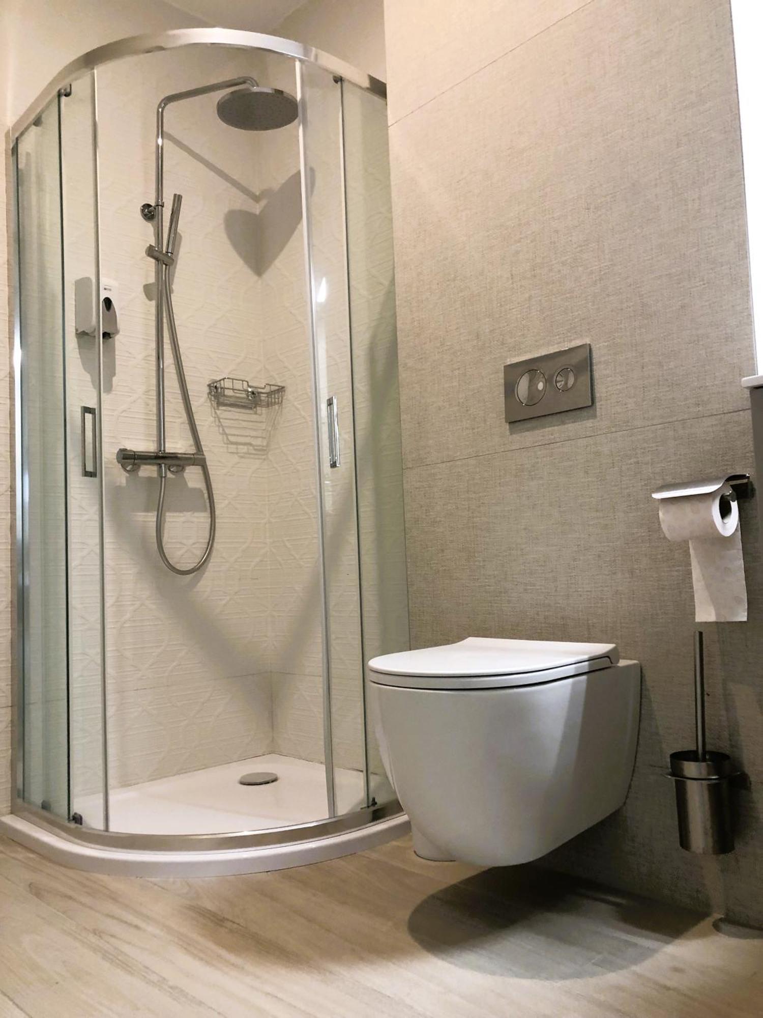 Apartment Mamaia's Minimalist Loft *